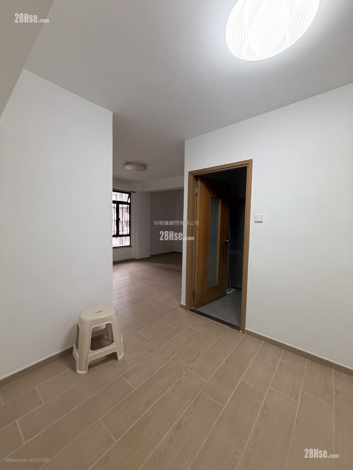 Western Garden Sell 529 ft² Western Garden Sell 529 ft²