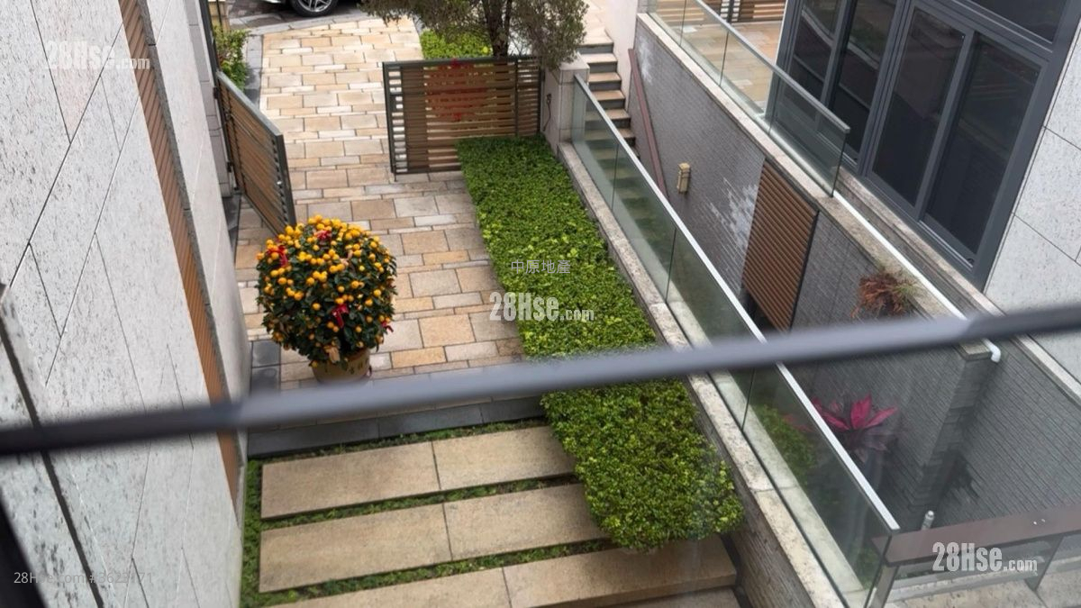 Valais Sell 3 Bedrooms 1,576 ft² Valais Sell 3 Bedrooms 1,576 ft²