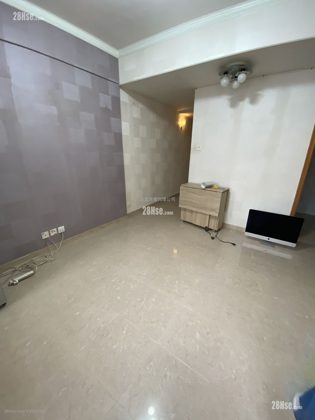 鴻裕大廈 租盤 3 房 , 1 浴室 448 平方呎 鴻裕大廈 租盤 3 房 , 1 浴室 448 平方呎