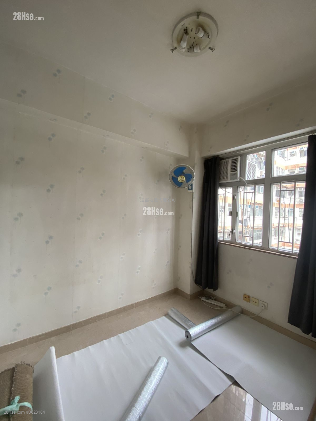 鴻裕大廈 租盤 3 房 , 1 浴室 448 平方呎 鴻裕大廈 租盤 3 房 , 1 浴室 448 平方呎