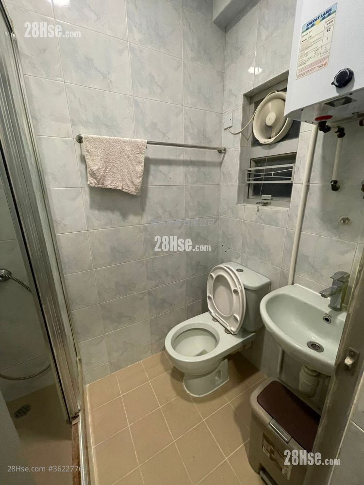 鴻裕大廈 租盤 3 房 , 1 浴室 448 平方呎 鴻裕大廈 租盤 3 房 , 1 浴室 448 平方呎