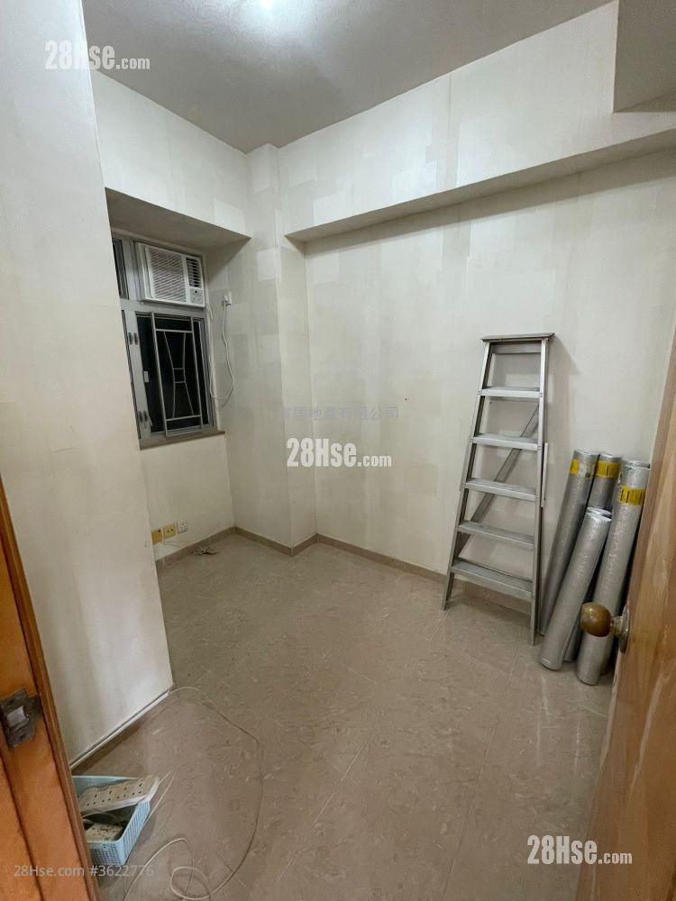 鴻裕大廈 租盤 3 房 , 1 浴室 448 平方呎 鴻裕大廈 租盤 3 房 , 1 浴室 448 平方呎