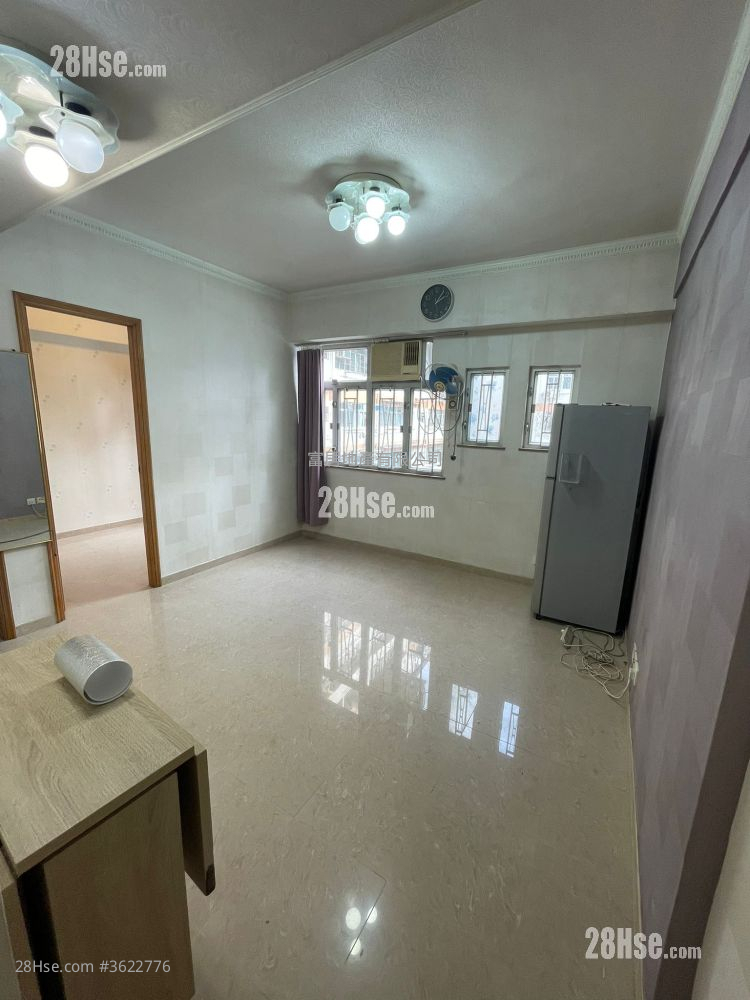 鴻裕大廈 租盤 3 房 , 1 浴室 448 平方呎 鴻裕大廈 租盤 3 房 , 1 浴室 448 平方呎