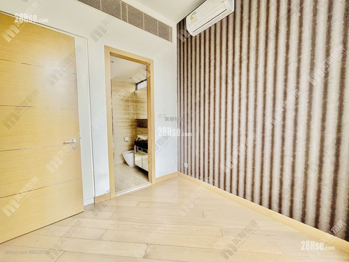 Valais Sell 3 Bedrooms 1,576 ft² Valais Sell 3 Bedrooms 1,576 ft²