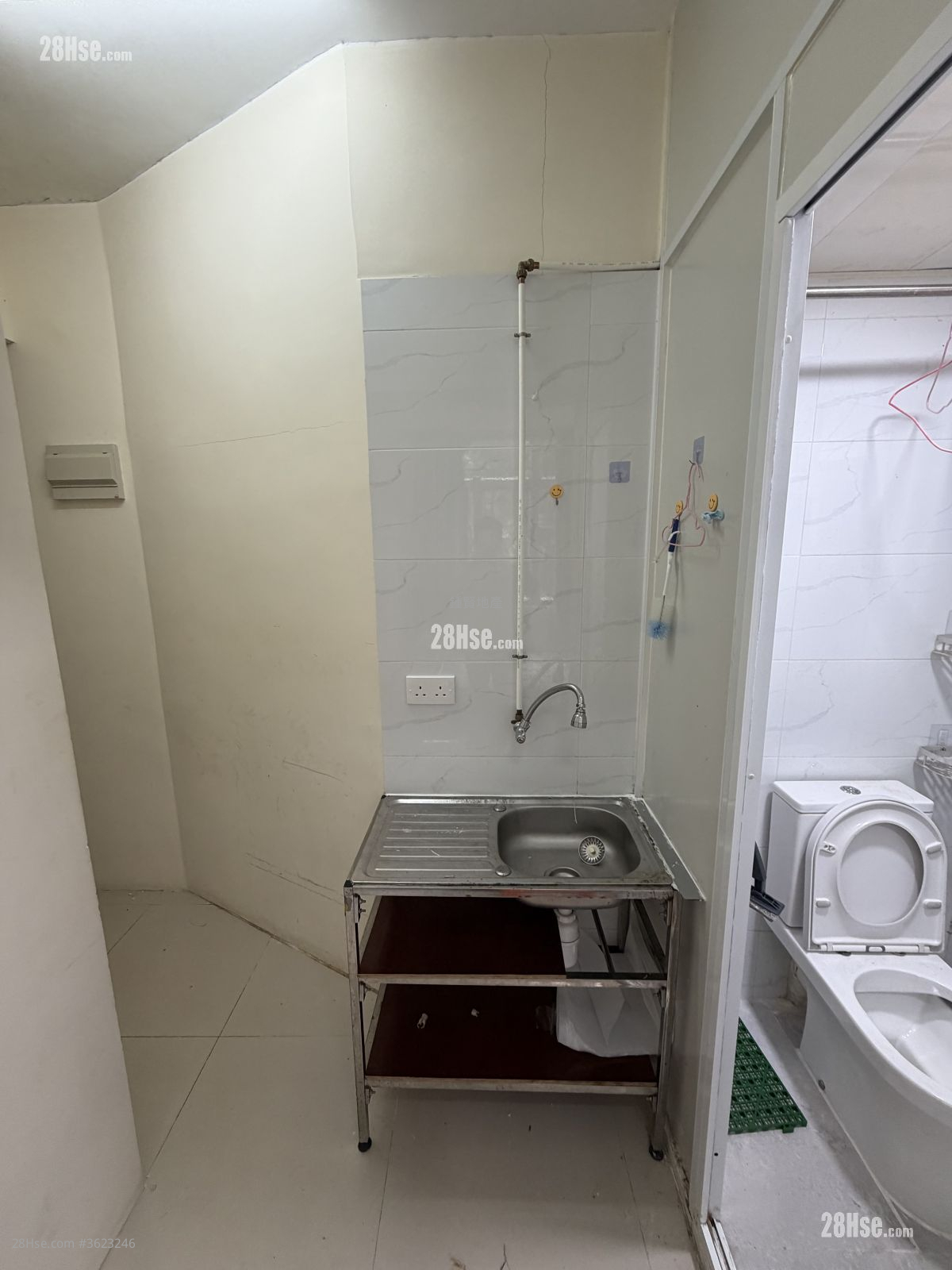 仁愛大樓 租盤 開放式間隔 , 1 浴室 120 平方呎 仁愛大樓 租盤 開放式間隔 , 1 浴室 120 平方呎