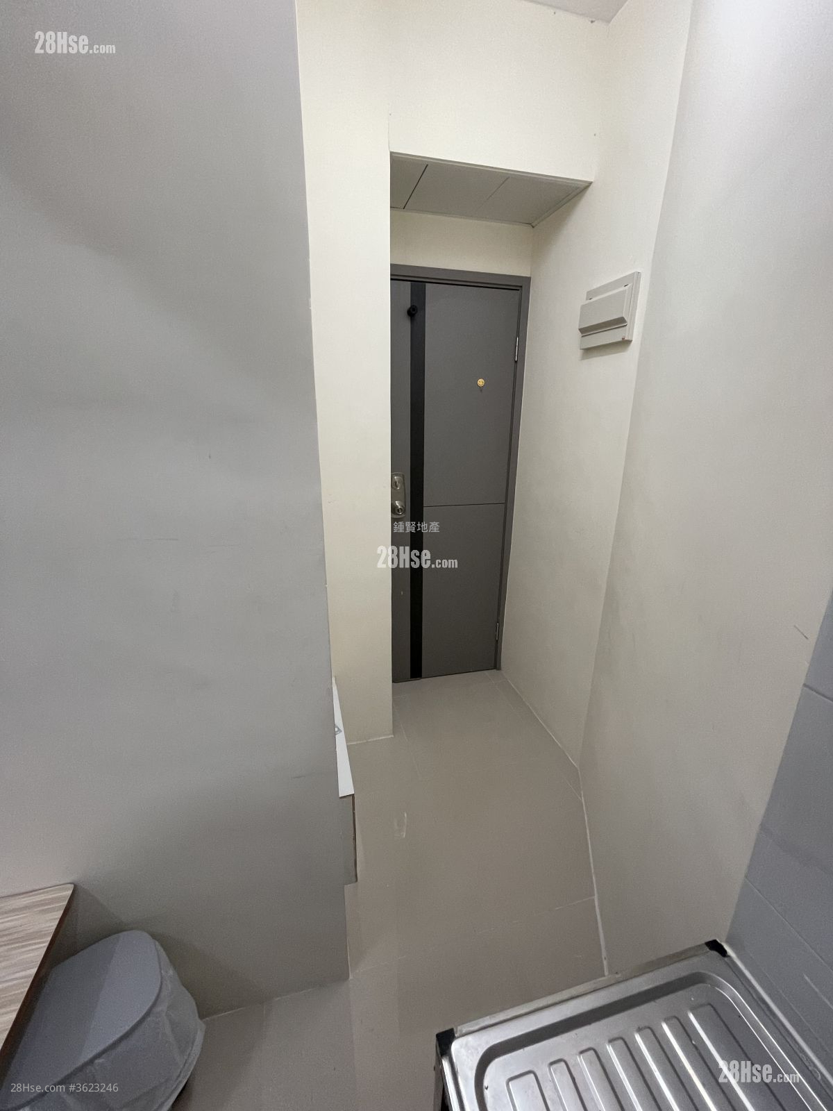 仁愛大樓 租盤 開放式間隔 , 1 浴室 120 平方呎 仁愛大樓 租盤 開放式間隔 , 1 浴室 120 平方呎