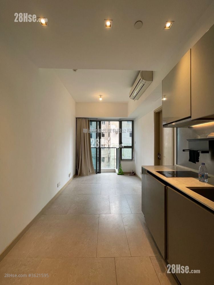 Downtown 38 Rental 1 Bedroom , 1 Bathroom 300 ft²