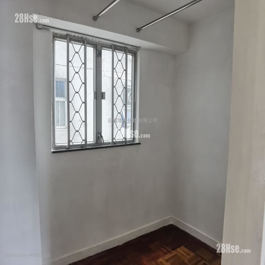 Whampoa Garden Rental 4 Bedrooms , 2 Bathrooms 749 ft² Whampoa Garden Rental 4 Bedrooms , 2 Bathrooms 749 ft²