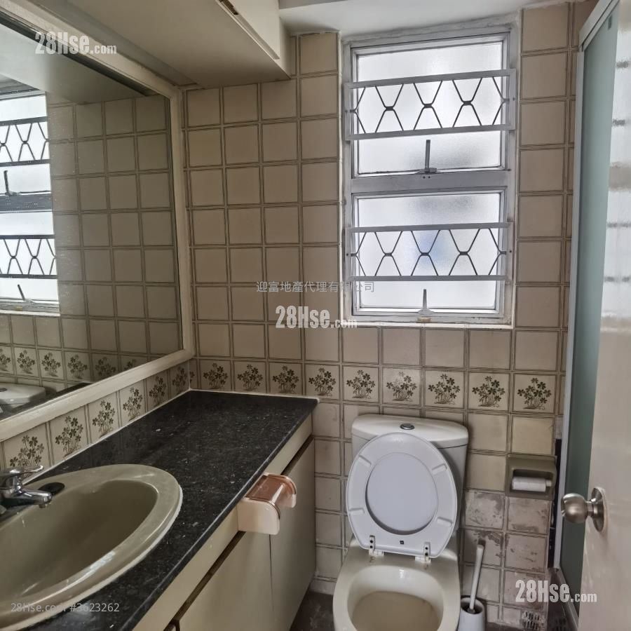Whampoa Garden Rental 4 Bedrooms , 2 Bathrooms 749 ft² Whampoa Garden Rental 4 Bedrooms , 2 Bathrooms 749 ft²