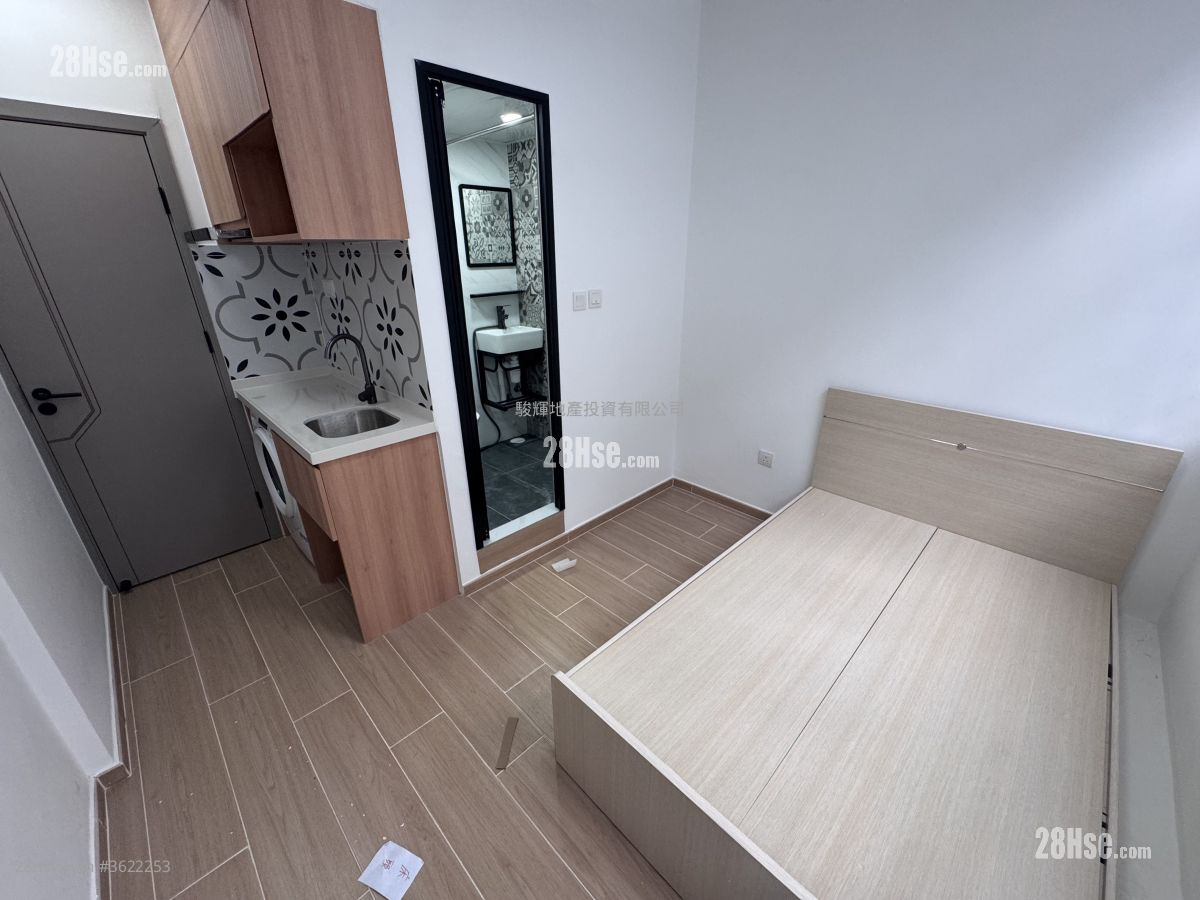 唐樓 租盤 1 房 , 1 浴室 130 平方呎 唐樓 租盤 1 房 , 1 浴室 130 平方呎