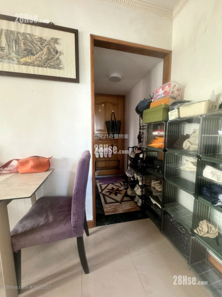 Cheong Shing Court Sell 3 Bedrooms , 2 Bathrooms 650 ft² Cheong Shing Court Sell 3 Bedrooms , 2 Bathrooms 650 ft²