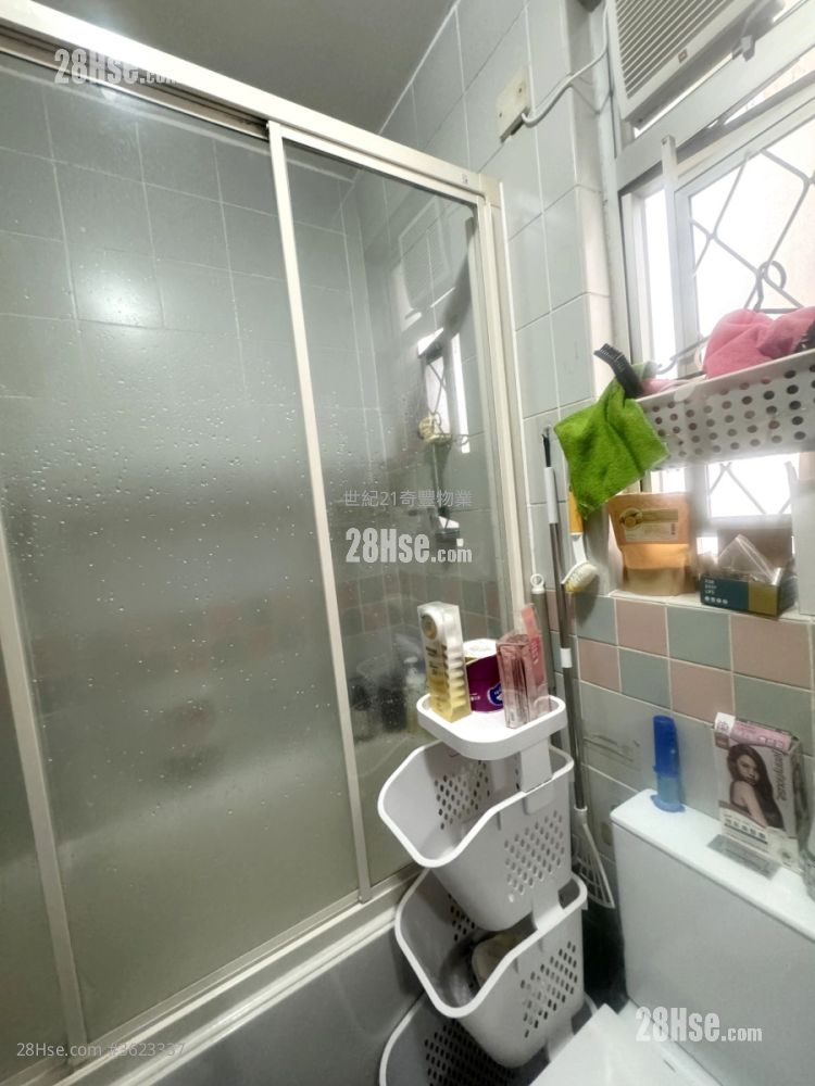 Cheong Shing Court Sell 3 Bedrooms , 2 Bathrooms 650 ft² Cheong Shing Court Sell 3 Bedrooms , 2 Bathrooms 650 ft²