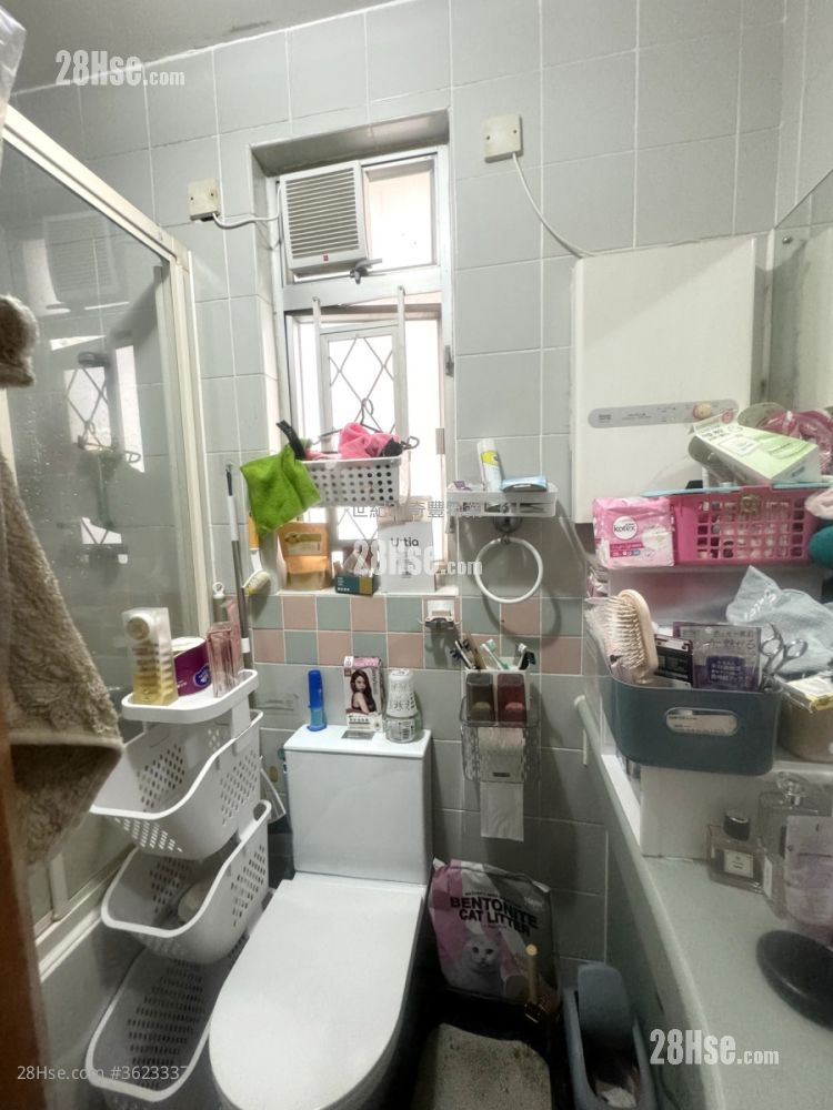 Cheong Shing Court Sell 3 Bedrooms , 2 Bathrooms 650 ft² Cheong Shing Court Sell 3 Bedrooms , 2 Bathrooms 650 ft²