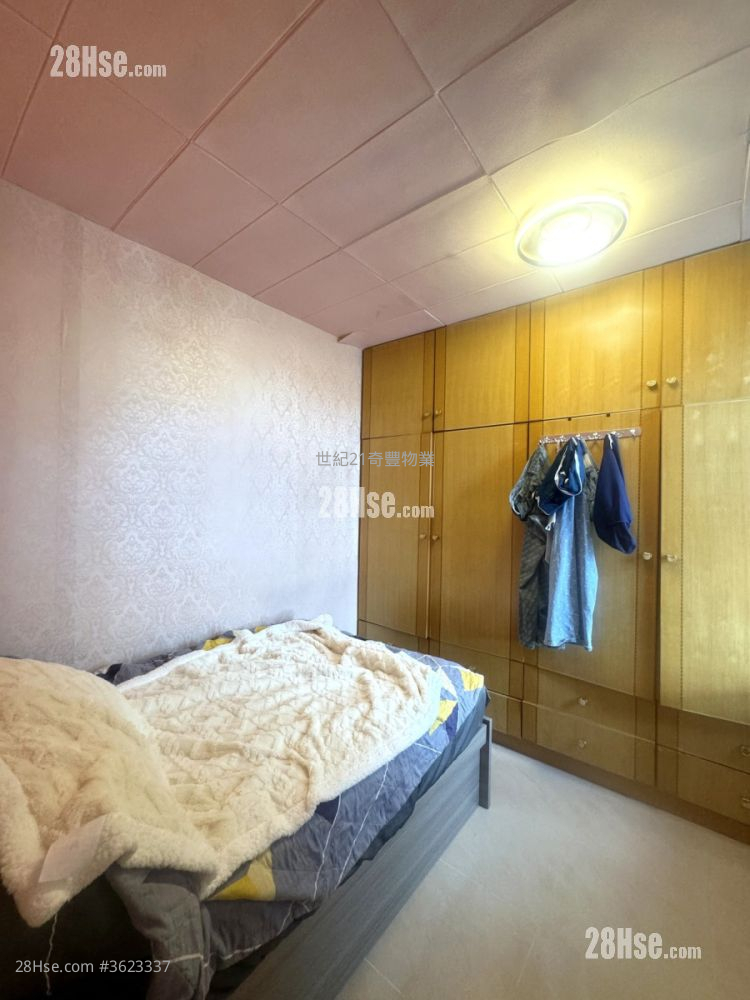 Cheong Shing Court Sell 3 Bedrooms , 2 Bathrooms 650 ft² Cheong Shing Court Sell 3 Bedrooms , 2 Bathrooms 650 ft²