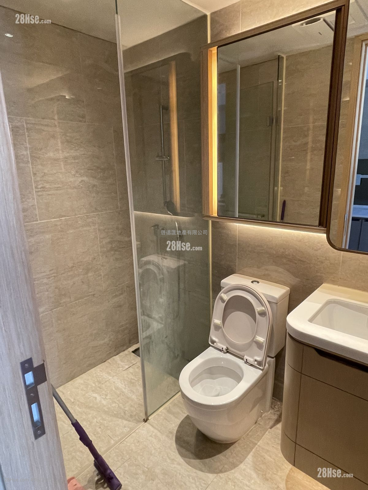 環海東岸 租盤 開放式間隔 194 平方呎 環海東岸 租盤 開放式間隔 194 平方呎