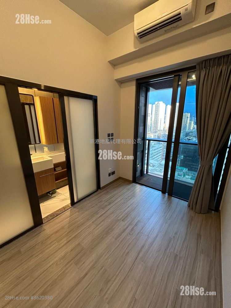 The Vantage Rental Studio , 1 Bathroom 189 ft²