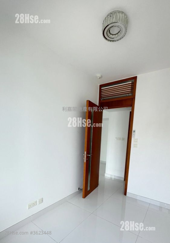 The Harbourside Rental 2 Bedrooms , 2 Bathrooms 804 ft² The Harbourside Rental 2 Bedrooms , 2 Bathrooms 804 ft²