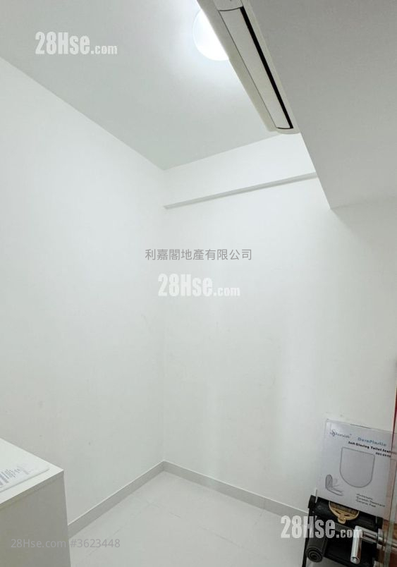 The Harbourside Rental 2 Bedrooms , 2 Bathrooms 804 ft² The Harbourside Rental 2 Bedrooms , 2 Bathrooms 804 ft²