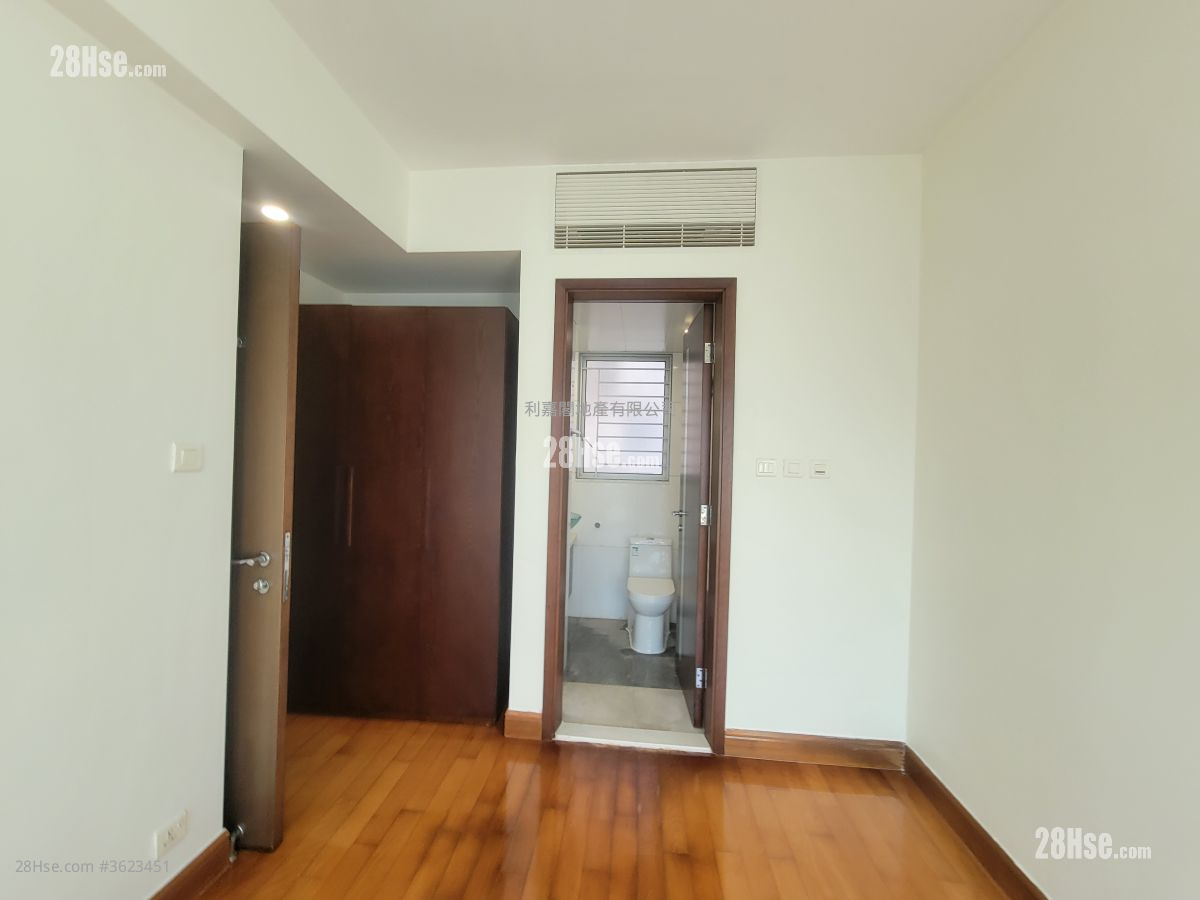 The Harbourside Rental 2 Bedrooms , 2 Bathrooms 750 ft² The Harbourside Rental 2 Bedrooms , 2 Bathrooms 750 ft²