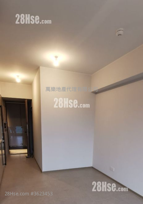 Atrium House Sell 3 Bedrooms , 1 Bathroom 577 ft² Atrium House Sell 3 Bedrooms , 1 Bathroom 577 ft²