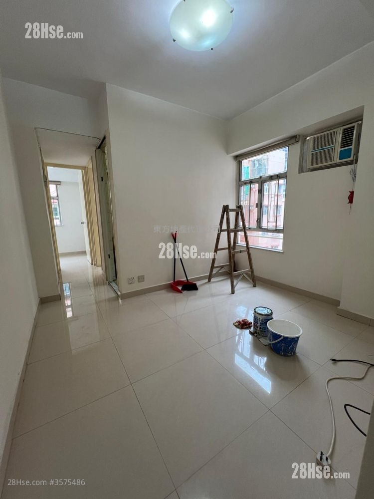 Sun Shing Centre Rental 2 Bedrooms , 1 Bathroom