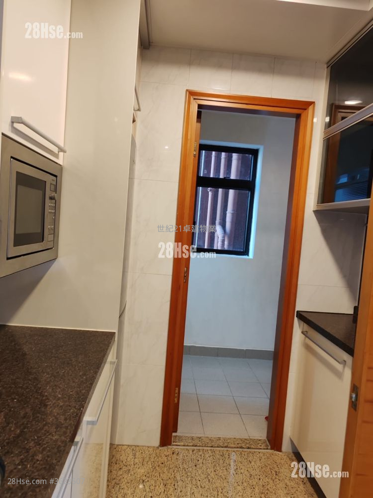 The Arch Rental 3 Bedrooms , 2 Bathrooms 841 ft² The Arch Rental 3 Bedrooms , 2 Bathrooms 841 ft²