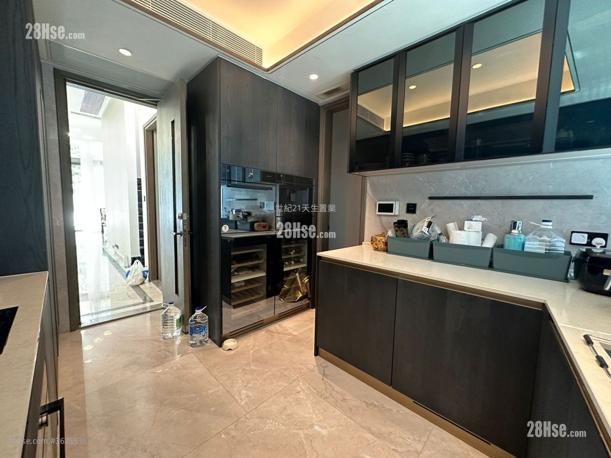 上源 售盤 5+ 房 , 5+ 浴室 2,707 平方呎 上源 售盤 5+ 房 , 5+ 浴室 2,707 平方呎