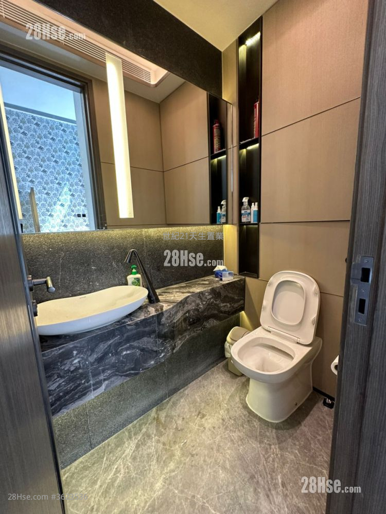 上源 售盤 5+ 房 , 5+ 浴室 2,707 平方呎 上源 售盤 5+ 房 , 5+ 浴室 2,707 平方呎