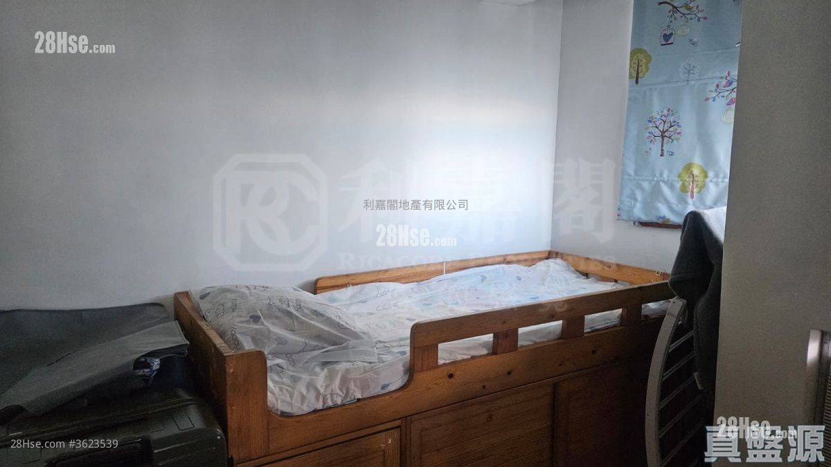 Lung Cheung Garden Sell 2 Bedrooms 369 ft² Lung Cheung Garden Sell 2 Bedrooms 369 ft²