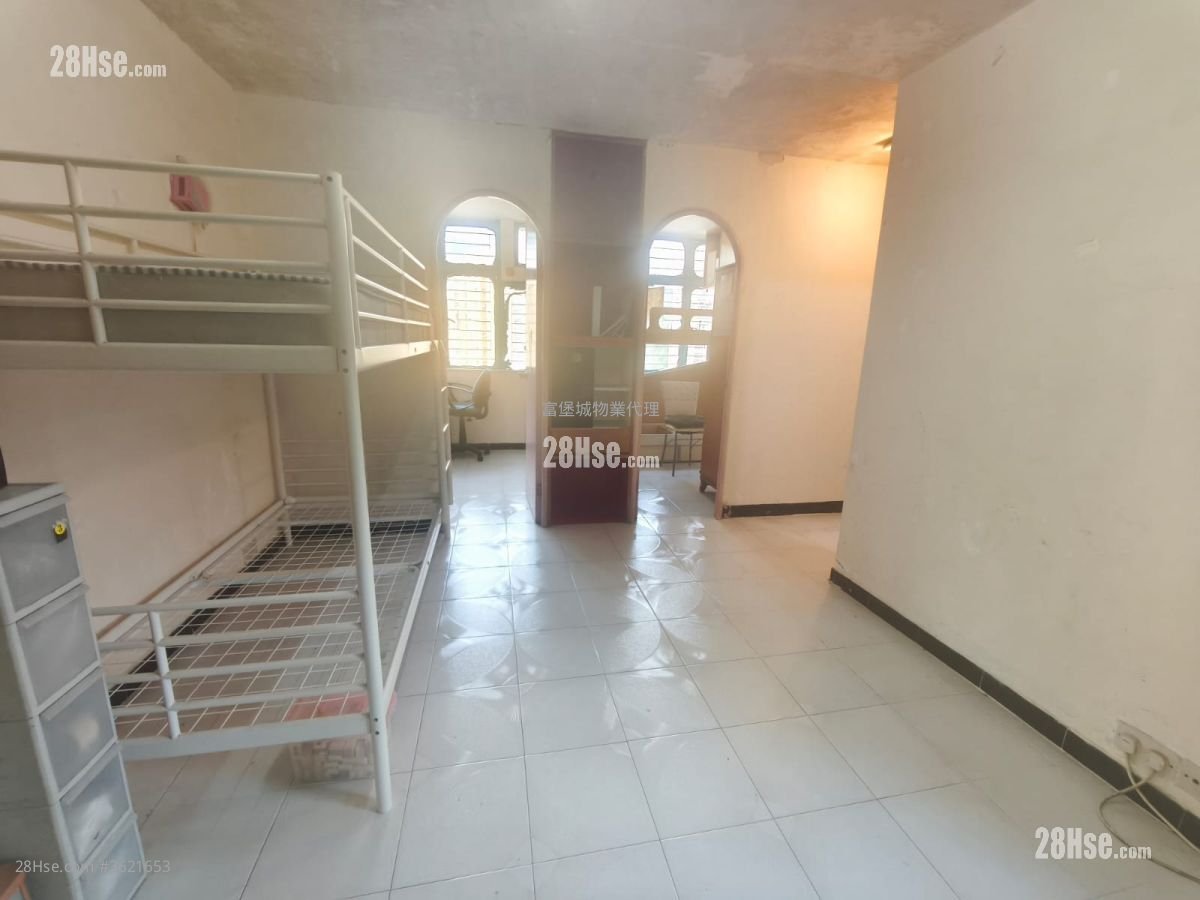 Kwong Lam Court Sell 2 Bedrooms , 1 Bathroom 404 ft²