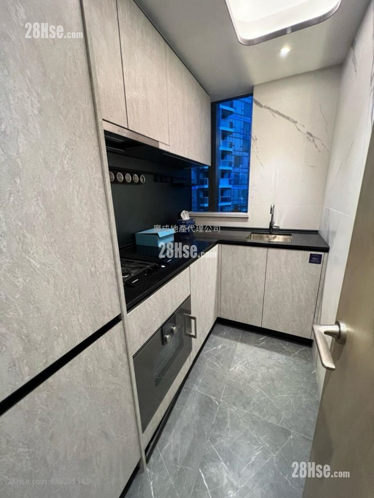 One Victoria Rental 3 Bedrooms , 2 Bathrooms 656 ft² One Victoria Rental 3 Bedrooms , 2 Bathrooms 656 ft²