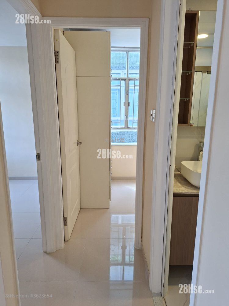 Whampoa Garden Rental 2 Bedrooms , 1 Bathroom 389 ft² Whampoa Garden Rental 2 Bedrooms , 1 Bathroom 389 ft²