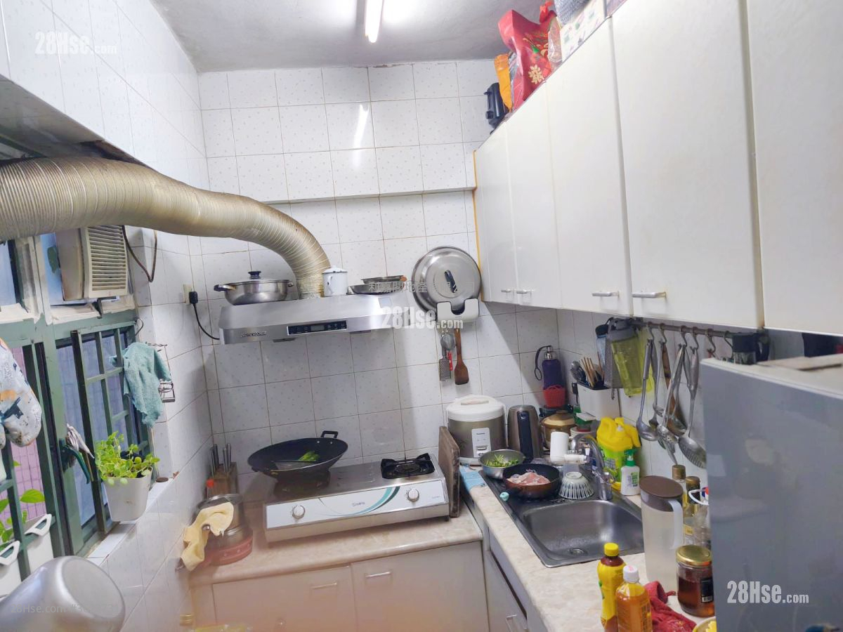 浪翠園 售盤 2 房 477 平方呎 浪翠園 售盤 2 房 477 平方呎