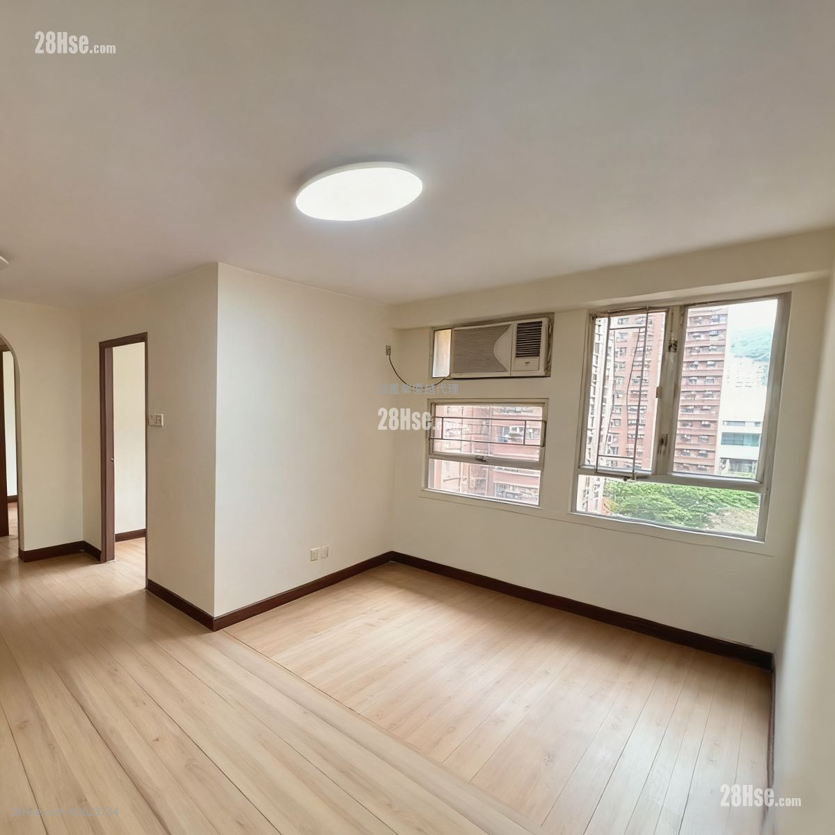Siu Hong Court Sell 2 Bedrooms 483 ft²