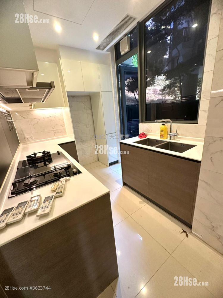 The Bloomsway Rental 3 Bedrooms , 2 Bathrooms 818 ft² The Bloomsway Rental 3 Bedrooms , 2 Bathrooms 818 ft²