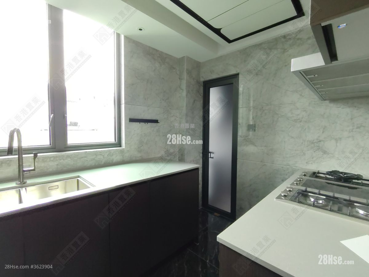 天璽天 租盤 4 房 , 3 浴室 1,367 平方呎 天璽天 租盤 4 房 , 3 浴室 1,367 平方呎