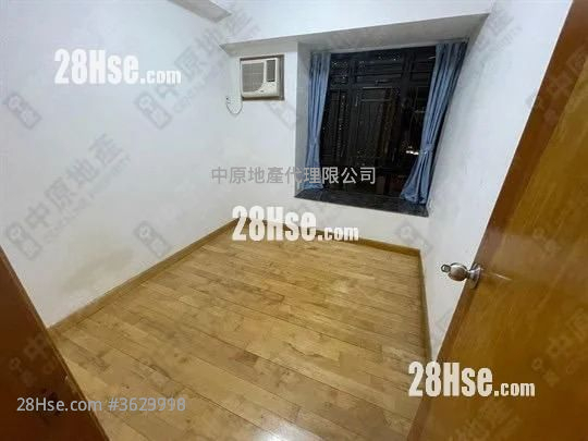 Town Square Sell 3 Bedrooms , 2 Bathrooms 745 ft² Town Square Sell 3 Bedrooms , 2 Bathrooms 745 ft²