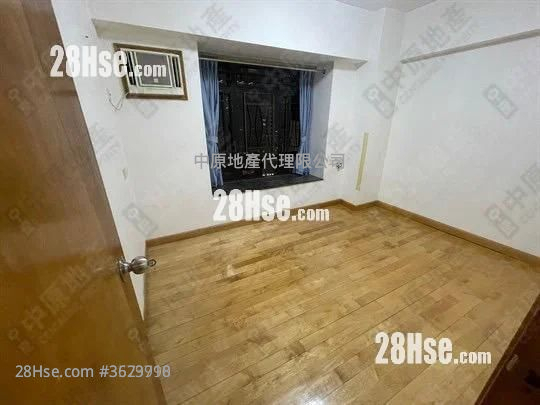 Town Square Sell 3 Bedrooms , 2 Bathrooms 745 ft² Town Square Sell 3 Bedrooms , 2 Bathrooms 745 ft²