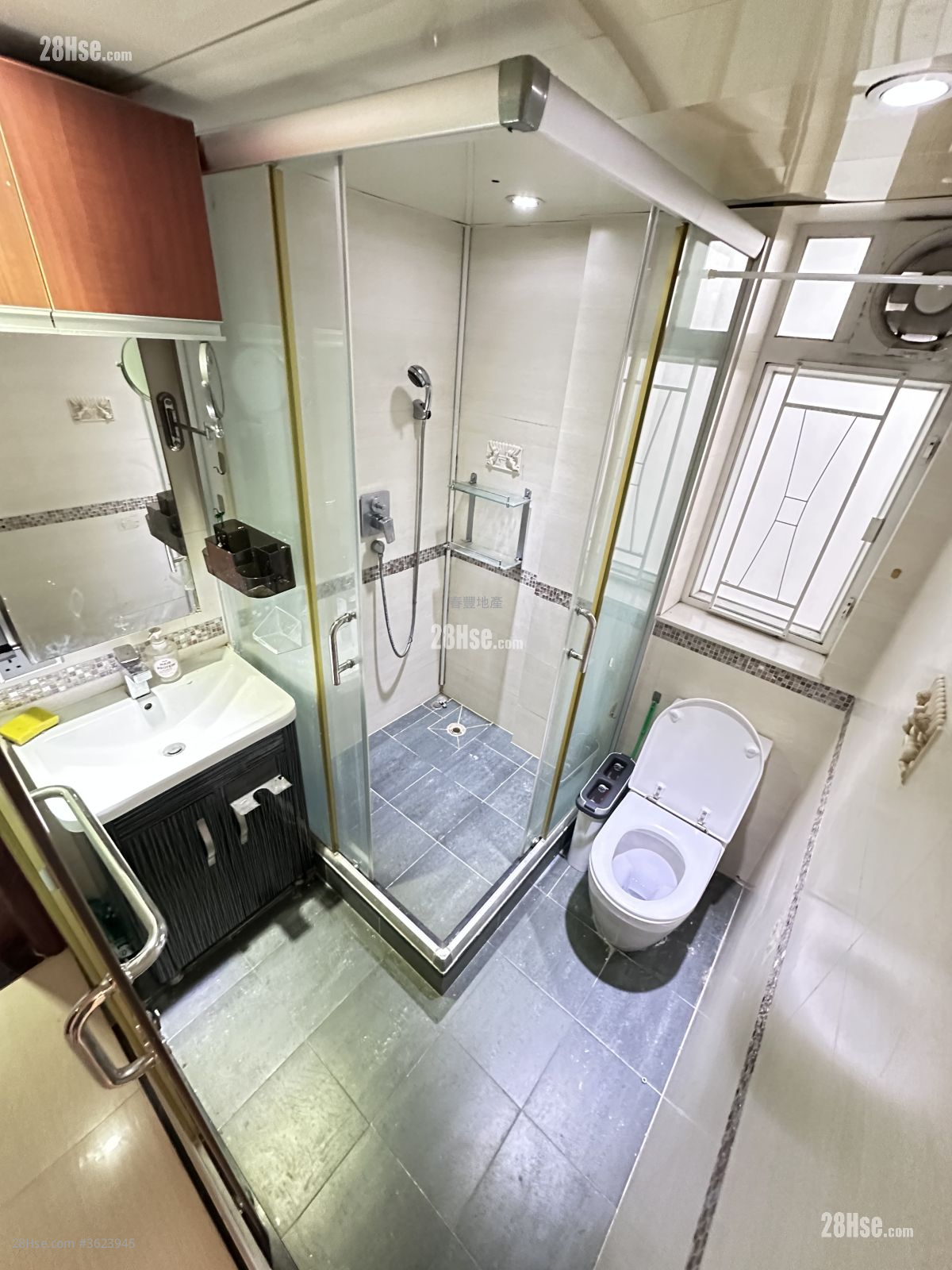 Hang Tat Building Rental 2 Bedrooms , 1 Bathroom 360 ft² Hang Tat Building Rental 2 Bedrooms , 1 Bathroom 360 ft²