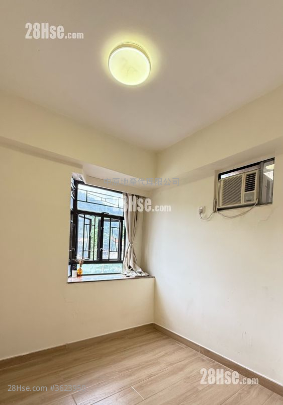 Wai Wah Centre Sell 2 Bedrooms 358 ft² Wai Wah Centre Sell 2 Bedrooms 358 ft²