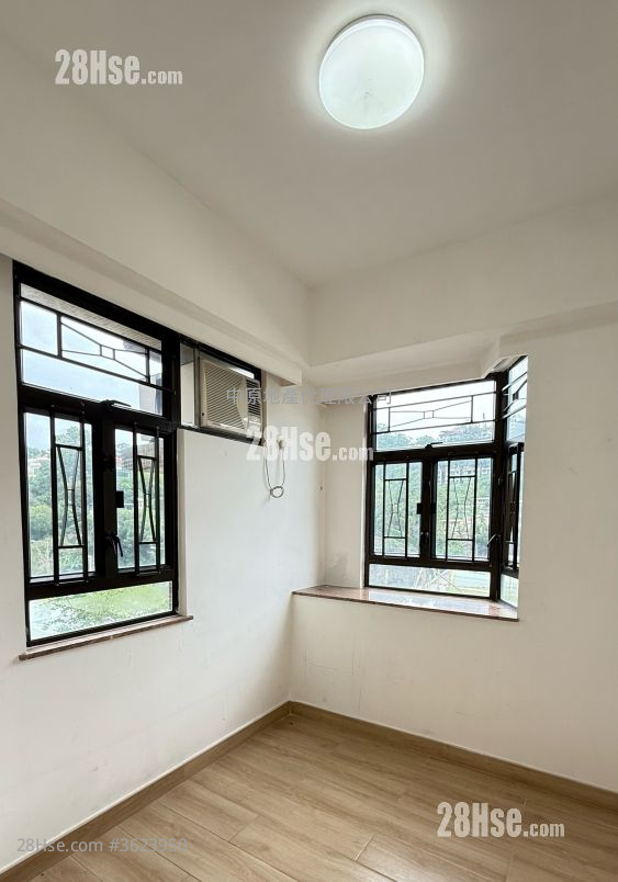 Wai Wah Centre Sell 2 Bedrooms 358 ft² Wai Wah Centre Sell 2 Bedrooms 358 ft²