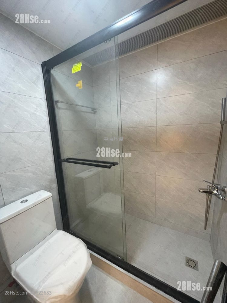 Grand Waterfront Sell 3 Bedrooms , 2 Bathrooms 550 ft² Grand Waterfront Sell 3 Bedrooms , 2 Bathrooms 550 ft²