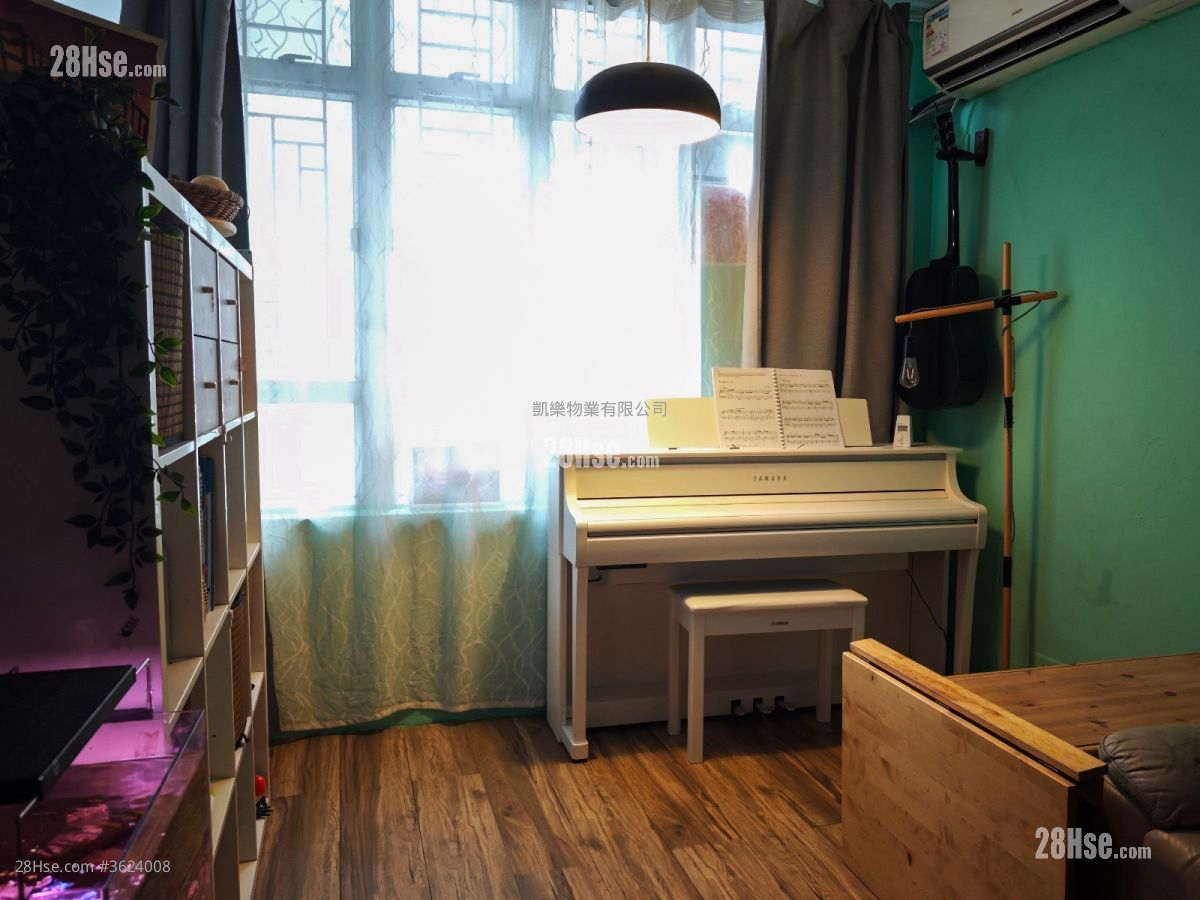 Hoi Lok Court Sell 383 ft² Hoi Lok Court Sell 383 ft²