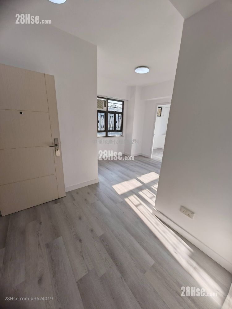 Wai Wah Centre Sell 2 Bedrooms 358 ft² Wai Wah Centre Sell 2 Bedrooms 358 ft²