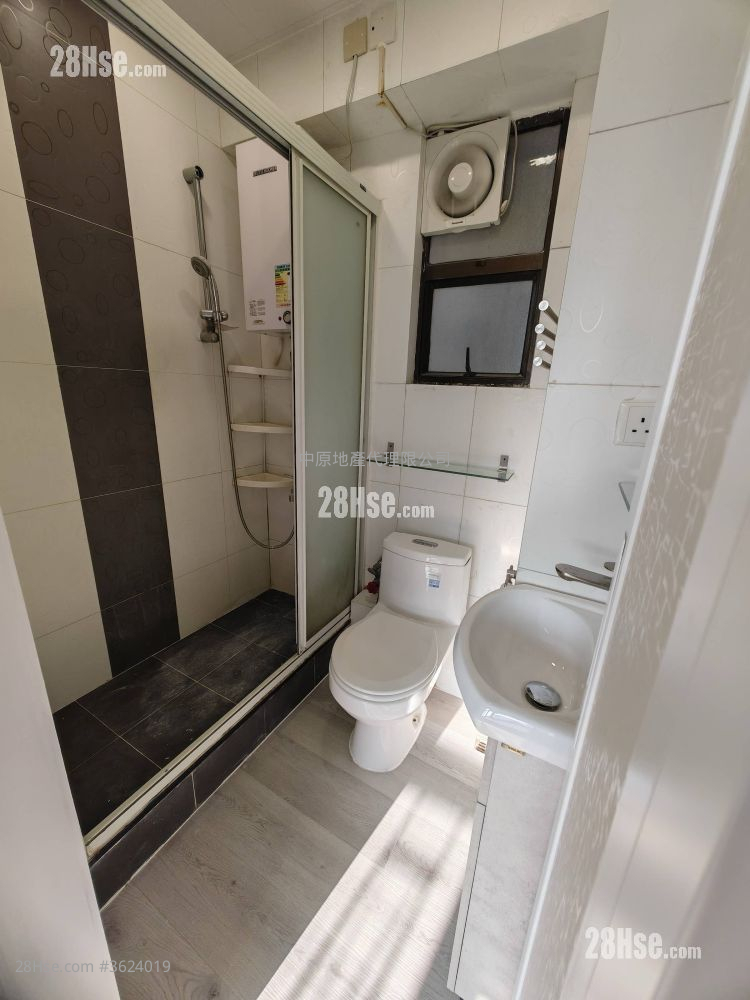 Wai Wah Centre Sell 2 Bedrooms 358 ft² Wai Wah Centre Sell 2 Bedrooms 358 ft²