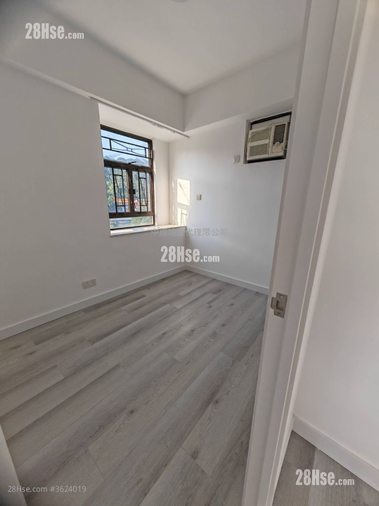 Wai Wah Centre Sell 2 Bedrooms 358 ft² Wai Wah Centre Sell 2 Bedrooms 358 ft²