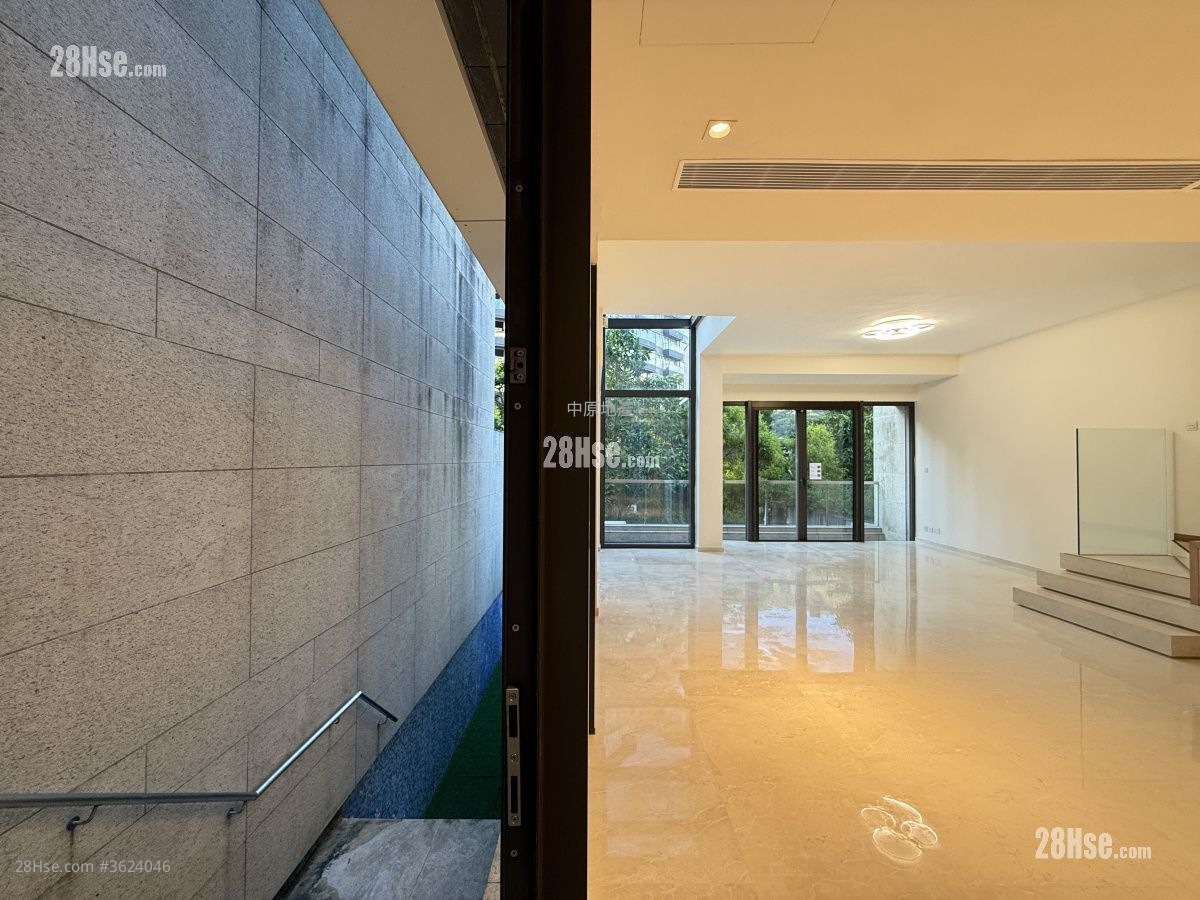 Avignon Rental 2,543 ft² Avignon Rental 2,543 ft²