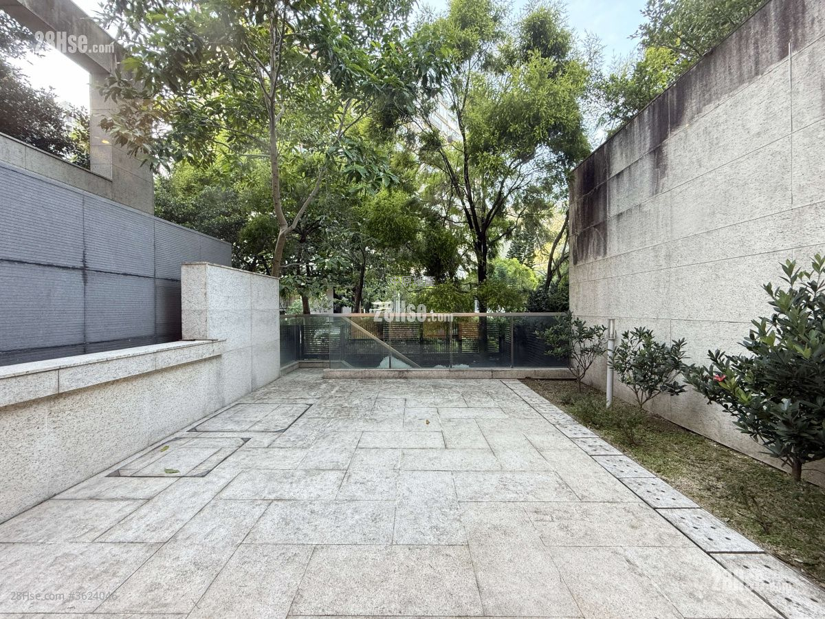 Avignon Rental 2,543 ft² Avignon Rental 2,543 ft²