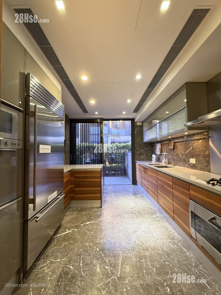 Avignon Rental 2,543 ft² Avignon Rental 2,543 ft²