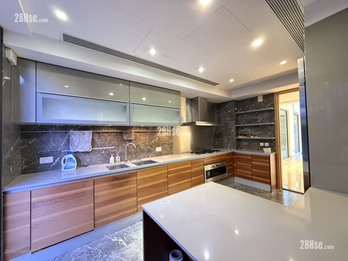 Avignon Rental 2,543 ft² Avignon Rental 2,543 ft²